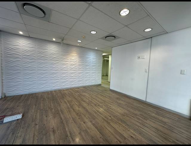 762M² OFFICE TO LET IN WOODMEAD